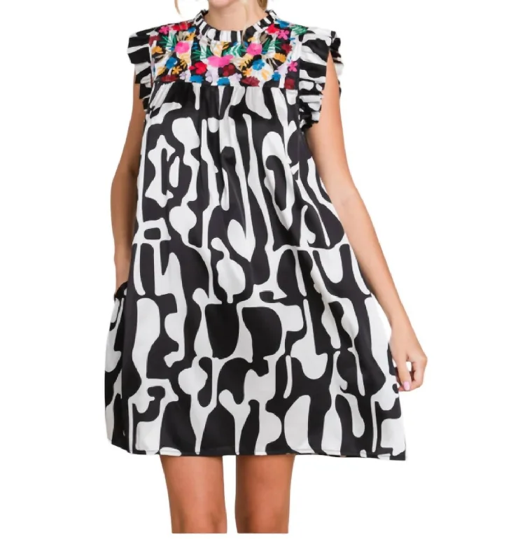 Sale Event Wonderful Weekend Dress In Black/white