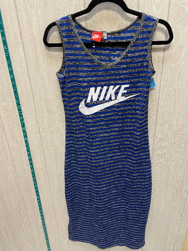 One-DAY Sale Athletic Dress By Nike Apparel In Striped Pattern, Size: M