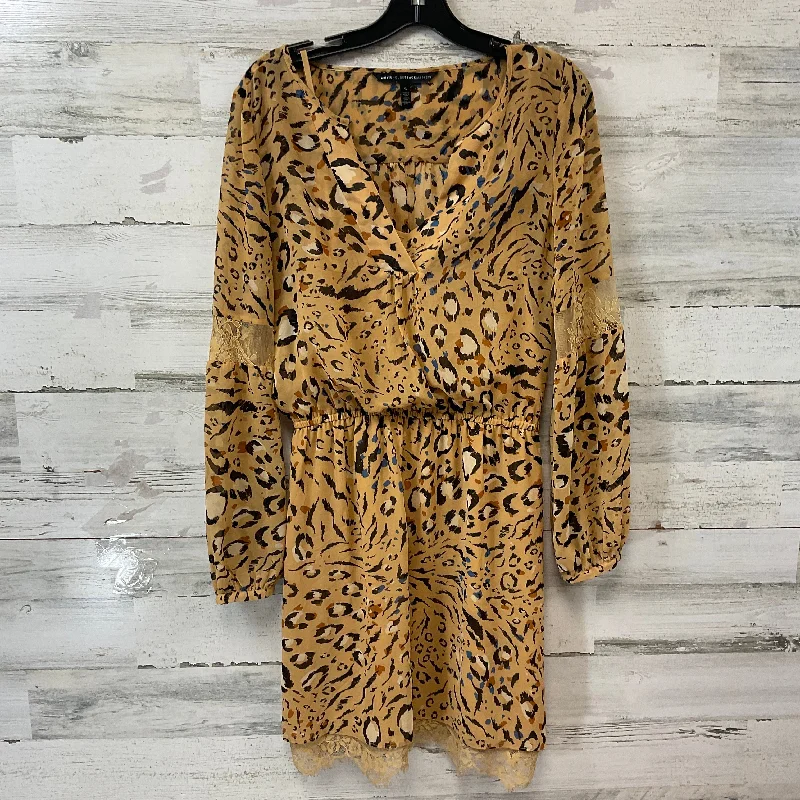 Unbeatable Prices Dress Casual Short By White House Black Market In Tan, Size: S