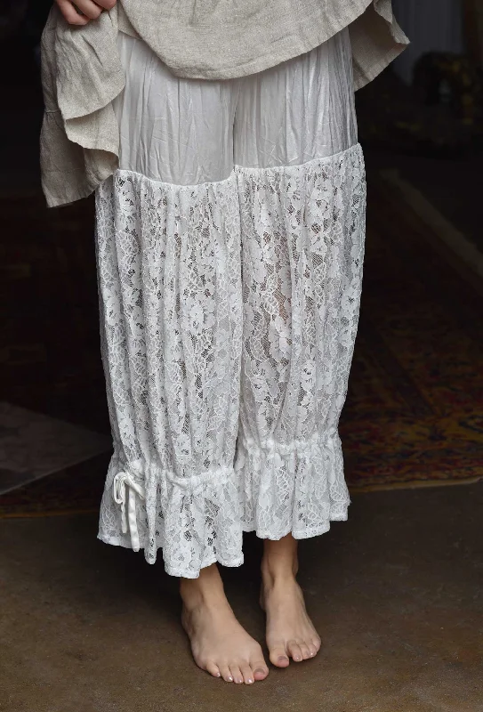 Quick Sale Jasmine Bloomer in Lace